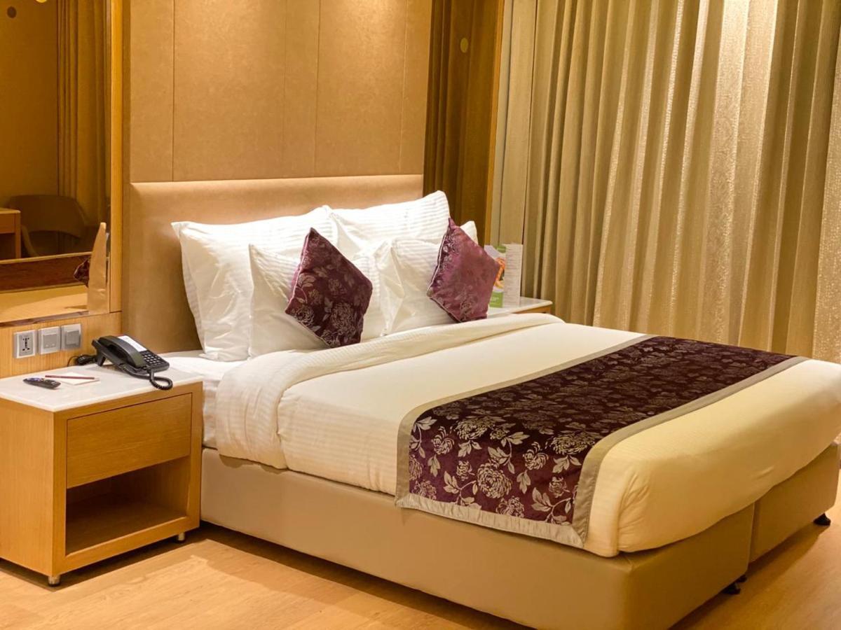 Nirvana Luxury Hotel L Ludhiana Exterior foto
